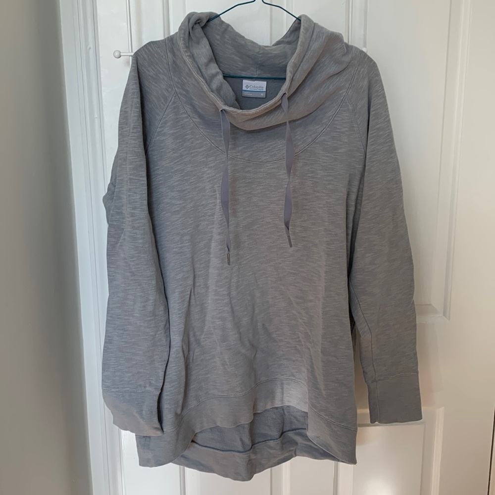 Gray Columbia women's high-low pullover sweatshirt